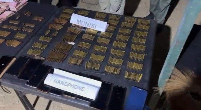 
					500-an amunisi ditemukan di markas OPM Aibon Kogoya. Foto: Satgas Damai Cartenz. 