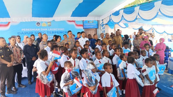 
					Launching SPPG Polri di Kampung Wamesa Kabupaten Kaimana, 13 Februari 2026 lalu. Foto: Yosias Wambrauw/KabarPapua.co