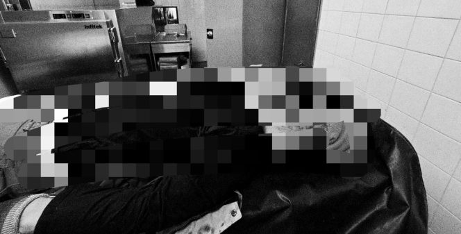 
					jenazah korban penembakan di area bekas reklamasi Gresberg. Foto: ist