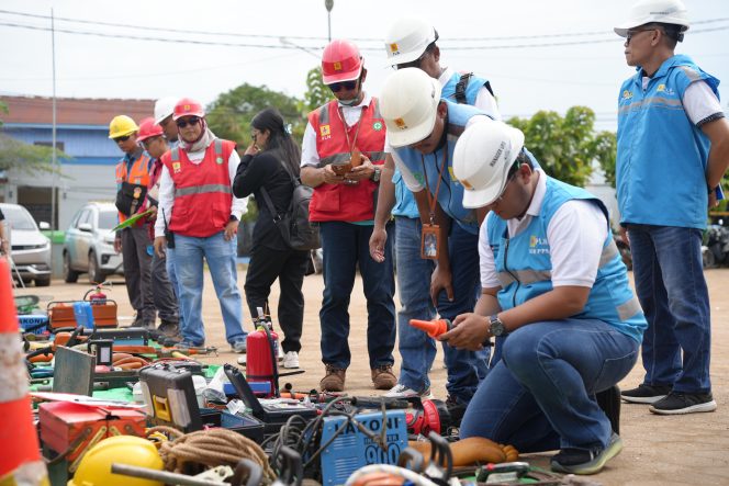 
					Apel petugas PLN jelang lebaran di Tanah Papua. Foto: PLN Papua 