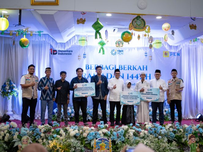 
					YBM PLN Papua Salurkan Bantuan Paket Lebaran dan Beasiswa Pendidikan