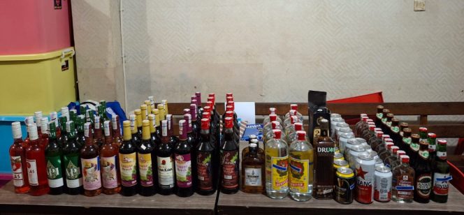 
					Miras hasil operasi Polresta Jayapura Kota yang berhasil disita di Heram. Foto: Humas Polresta Jayapura Kota  