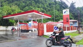 Salah satu lokasi pengisian BBM di SPBU Kaimana, Minggu, 19 April 2026. (KabarPapua.co/Yosias Wambrauw)