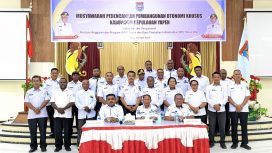 Musrenbang Otsus di Kabupaten Kepulauan Yapen. Foto: Turut hadir dalam Musrenbang Otsus 2027 Plt Bappeda Kepulauan Yapen Saskar Paiderouw, Ketua DPRK Yapen Ebzon Sembai, Forkopimda, Pimpinan OPD, Tim Asistensi BAPPERIDA Provinsi Papua, Para Kepala Distrik dan Kepala Se-Kabupaten Kepulauan Yapen. *** Ainun Faathirjal/KabarPapua.co