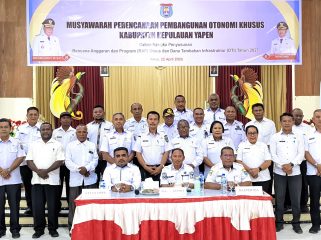 Musrenbang Otsus di Kabupaten Kepulauan Yapen. Foto: Turut hadir dalam Musrenbang Otsus 2027 Plt Bappeda Kepulauan Yapen Saskar Paiderouw, Ketua DPRK Yapen Ebzon Sembai, Forkopimda, Pimpinan OPD, Tim Asistensi BAPPERIDA Provinsi Papua, Para Kepala Distrik dan Kepala Se-Kabupaten Kepulauan Yapen. *** Ainun Faathirjal/KabarPapua.co