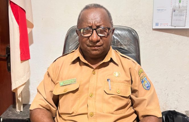 
					Kepala Dinas Pertanian dan Ketahanan Pangan Kepulauan Yapen, Jefry Max Boy Manderi. (KabarPapua.co/Ainun Faathirjal)