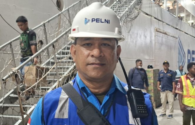 
					Kepala Cabang PELNI Serui, Whendy Richard Imkotta. (KabarPapua.co/Ainun Faathirjal)