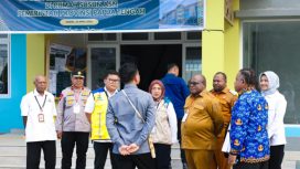Wakil Presiden, Gibran Rakabuming Raka melanjutkan kunjungan kerjanya ke lokasi pembangunan rumah susun (rusun) bagi Aparatur Sipil Negara (ASN) Pemerintah Provinsi Papua Tengah yang berada di Nabire pada Senin 20 April 2026. Foto: Humas PPT