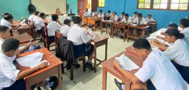 
					Ilustrasi siswa SMP di Jayapura. 