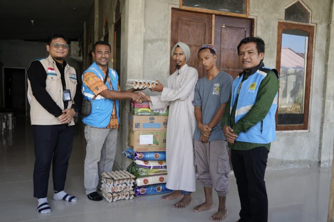 
					Bantuan bapok dari PLN kepada lembaga agama. Foto: PLN Papua dan Papua Barat.