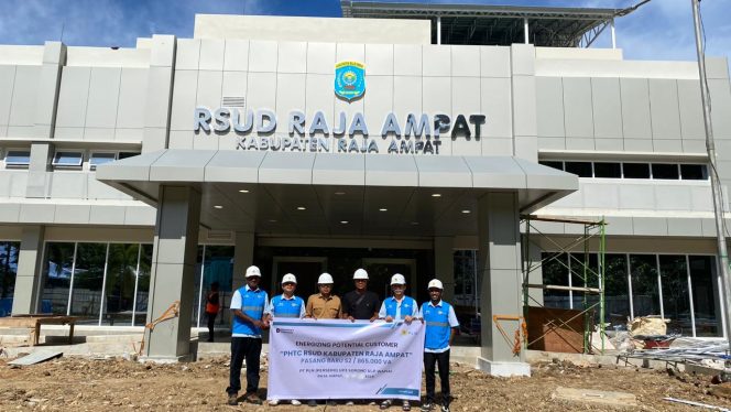 
					PLN resmi menyalurkan daya 865 kVA untuk mendukung kesiapan infrastruktur dan peralatan medis berteknologi tinggi di RSUD Raja Ampat. Foto: PLN Papua 