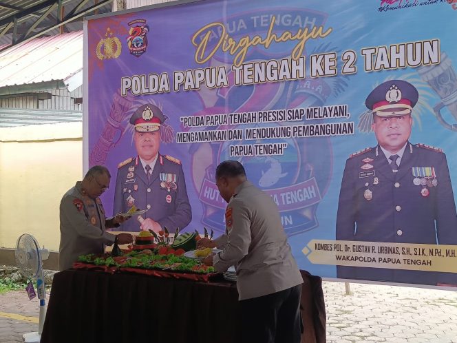 
					Syukuran HUT ke-2 Polda Papua Tengah. Foto: Agis Pranoto/KabarPapua.co