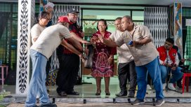 Peluncuran film dokumenter “Agus Ohee Sang Maestro Seni dari Tanah Tabi” yang digelar di halaman Universitas Cenderawasih (Uncen), Rabu 29 April 2026. Foto: ist