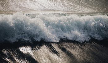 ilustrasi ombak di lautan. Foto: pexels