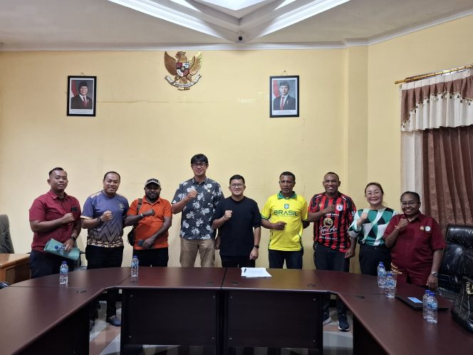 
					DPRK Yapen saat menerima aspirasi para dokter spesialis di Ruang Rapat DPRK Kepulauan Yapen. v