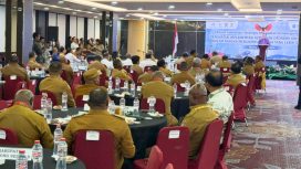Bupati Jayawijaya Atenius Murip saat mengikuti Forum Koordinasi Strategis Percepatan Pembangunan Papua yang digelar di Timika. (Foto dok: Media Pemkab Jayawijaya)
