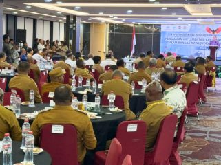 Bupati Jayawijaya Atenius Murip saat mengikuti Forum Koordinasi Strategis Percepatan Pembangunan Papua yang digelar di Timika. (Foto dok: Media Pemkab Jayawijaya)
