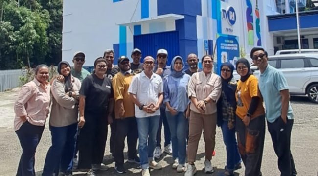 Sejumlah Pimred di Kota Jayapura Papua usai berdiskusi bersama di Kantor TVRI Papua. Foto: ist