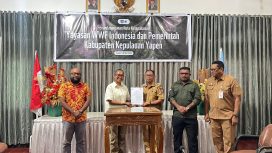 Penandatanganan Nota Kesepahaman antara WWF Indonesia Program Papua dan Pemerintah Kabupaten Kepulauan Yapen di Ruang Rapat Sekda,  Foto: Ainun Faathirjal/KabarPapua.co