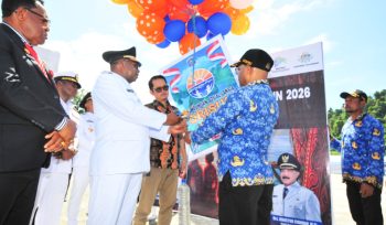 Peluncuran Program Orang Raja Ampat Hidup Sejahtera di Usia Senja (ORISUN) secara simbolis pada perayaan HUT ke-23 Kabupaten Raja Ampat oleh Bupati Raja Ampat, Orideko Iriano Burdam. (Foto dok: IST)