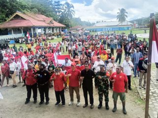 Kegiatan dimulai sejak pukul 08.00 WIT, diawali dengan apel bersama di Taman Gizi, Nabire yang dilanjutkan dengan pawai keliling kota. (KabarPapua.co/Agies Pranoto)