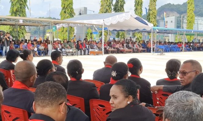 
					Ribuan jemaat GKI dari 10 gereja di lingkungan Klasis Port Numbay ikuti ibadah Pentakosta. (KabarPapua.co/Imelda)