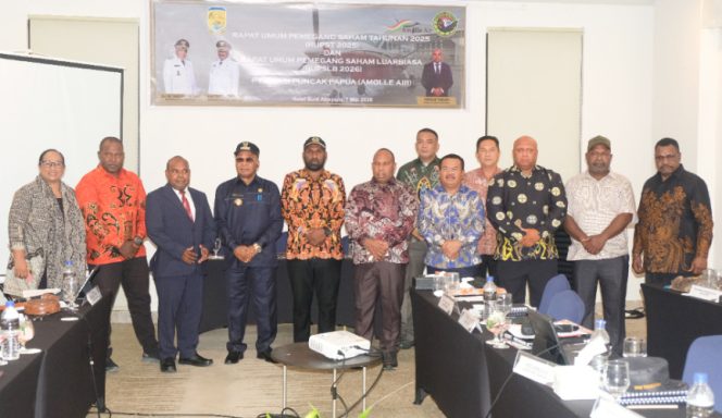 
					Foto bersama usai RUPS antara PT Avianus Puncak Papua dengan Pemkab Puncak selaku pemegang saham di Hotel Sunny Abepura, Kota Jayapura, Kamis, 7 Mei 2026. (Foto dok: Diskominfo Puncak)