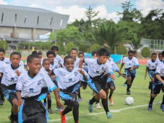 Para siswa di Papua Football Academy (PFA). Foto:PTFI