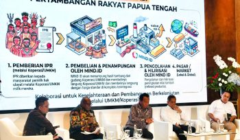 Gubernur Papua Tengah, meki Nawipa saat menjadi narasumber di Diskusi Panel Terpadu Indonesia Emas 2045.  Foto: Humas PPT 