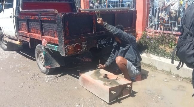 Temuan tangki BBM modifikasi pada sebuah mobil yang sedang mengisi BBM di APMS Lasminingsih Wamena.
Foto : Istimewa