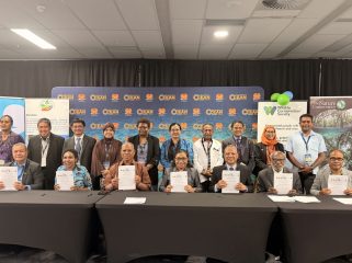 penandatanganan Memorandum of Agreement (MoA).
Kesepakatan ini menandai lahirnya Bismarck Solomon Seascape (BSS) Science Hub – University Partnership di bawah kerangka Coral Triangle Initiative on Coral Reefs, Fisheries and Food Security (CTI-CFF). Foto: ist
