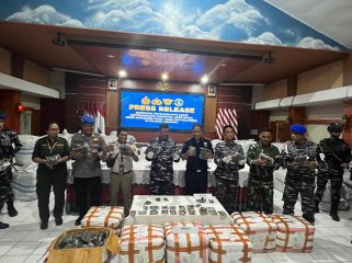 Keterangan pers Lantamal X terkait pengungkapan ganja asal Papua Nugini. Foto: Katharina/KabarPapua.co