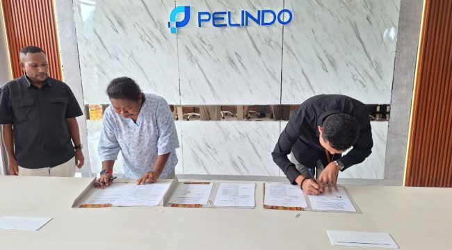 Penandatangan peningkatan daya listrik di Pelindo Sorong. Foto: PLN Papua dan Papua Barat. 