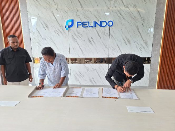
					Penandatangan peningkatan daya listrik di Pelindo Sorong. Foto: PLN Papua dan Papua Barat. 