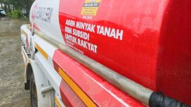 Mobil tangki pengangkut BBM jenis minyak tanah subsidi milik Pertamina. (Foto dok: Pertamina) 