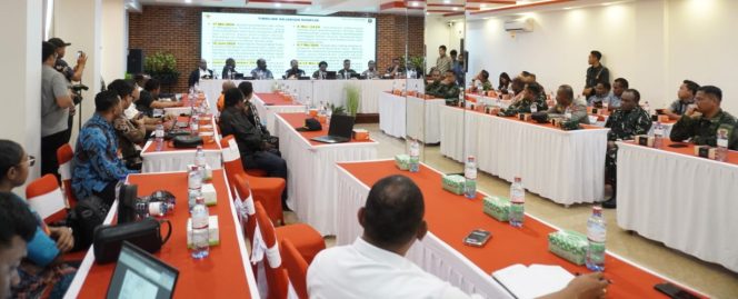 
					Rapat koordinasi penyelesain konflik antarwarga di Jayawijaya.
Foto: Media Bupati Jayawijaya