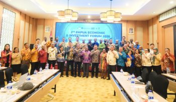 Foto bersama dalam acara PEIF ke-2 Tahun 2026 yang dihadiri pemda dari Provinsi Papua dan DOB di Mimika, Papua Tengah. (Foto dok: KPw Bank Indonesia Provinsi Papua) 