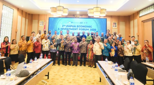 Foto bersama dalam acara PEIF ke-2 Tahun 2026 yang dihadiri pemda dari Provinsi Papua dan DOB di Mimika, Papua Tengah. (Foto dok: KPw Bank Indonesia Provinsi Papua) 