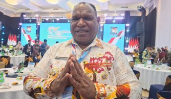 Bupati Jayawijaya, Atenius Murip usai tampil menerima penghargaan Apresiasi Pemerintah Daerah Berprestasi Regional Papua Tahun 2026. (KabarPapua.co/Imelda)