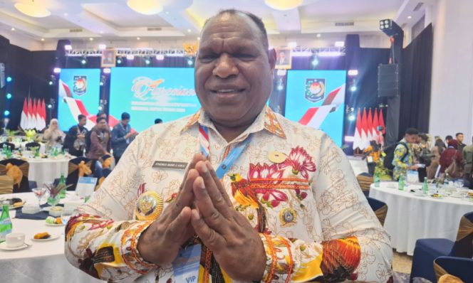 
					Bupati Jayawijaya, Atenius Murip usai tampil menerima penghargaan Apresiasi Pemerintah Daerah Berprestasi Regional Papua Tahun 2026. (KabarPapua.co/Imelda)