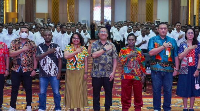 Pelepasan OAP Papua Tengah untuk dibina jelang tes sekolah kedinasan. Foto: Humas PPT