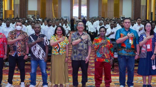 
					Pelepasan OAP Papua Tengah untuk dibina jelang tes sekolah kedinasan. Foto: Humas PPT