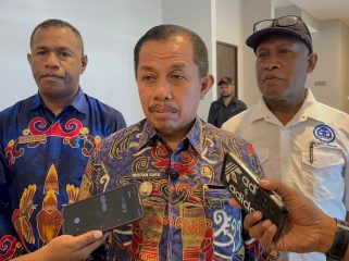 Wakil Wali Kota Jayapura, Rustan Sarumendorong pelaku usaha Orang Asli Papua (OAP) segera meningkatkan kemampuan dan pemahaman teknologi agar mampu beradaptasi dengan sistem elektronik yang berlaku. Foto: paraparatv