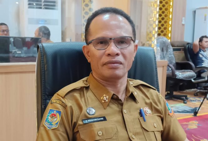 
					Kepala BPKAD Provinsi Papua Tengah, Alexander Manansang. (KabarPapua.co/Agies Pranoto)