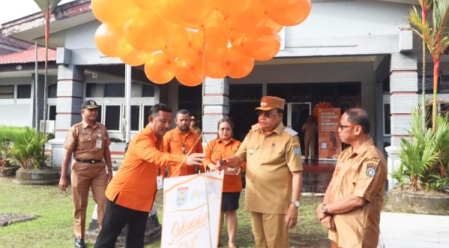 Pengguntingan balon udara ditandainya dimulai pelaksanaan Kick Off Sensus Ekonomi 2026 di Kabupaten Kepulauan Yapen. (Foto: IST)