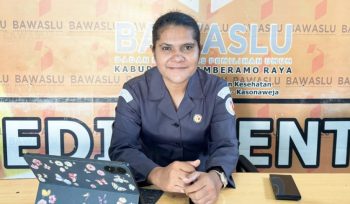 Koordinator Divisi Hukum, Pencegahan, Partisipasi Masyarakat dan Hubungan antar Lembaga (HP2H) Bawaslu Mamberamo Raya, Omega Batkorumbawa. (Foto dok: IST)