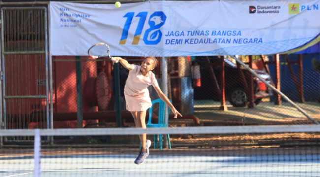 Perkuat sinergi lintas instansi, PLN kenalkan aplikasi PLN Mobile lewat Turnamen Tenis di Merauke. (Foto dok: PLN)