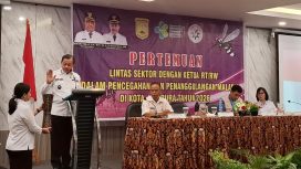 Saat Wakil Wali Kota Jayapura Rustan Saru membuka resmi Pertemuan Lintas Sektor dengan Ketua RT/RW dalam Pencegahan dan Penanggulangan Malaria di Kota Jayapura Tahun 2026, Kota Jayapura, Papua, Rabu, 24 Juni 2026. (KabarPapua.co/Imelda)