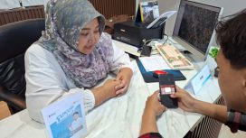 Cukup 1 menit, PLN ajak masyarakat Papua nilai layanan kelistrikan di polling Danantara CX100. (Foto dok: PLN)
