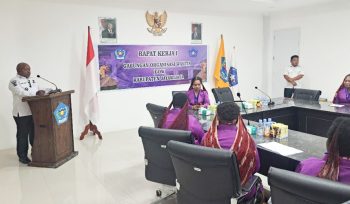 Saat Wabup Jayawijaya, Ronny Elopere buka  resmi dan beri sambutan di Raker I GOW Kabupaten Jayawijaya. (Foto dok: IST)